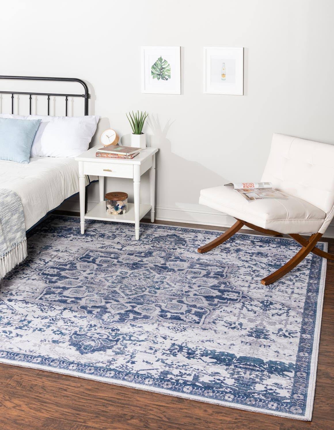 Wasahable Renaissance 4 ft Square Blue Floral Area Rug
