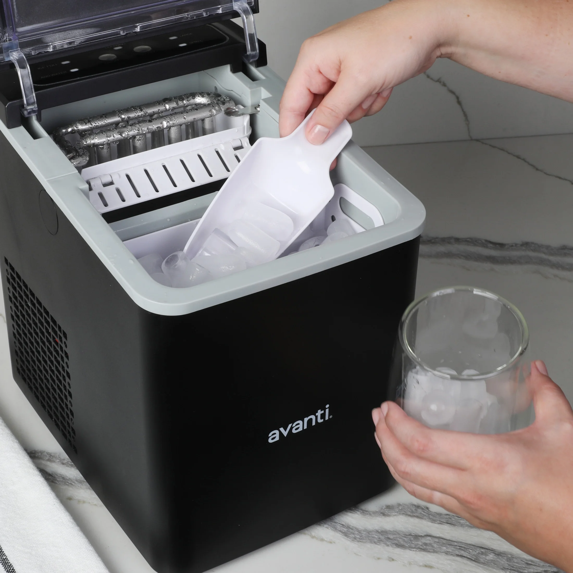 Avanti Mighty Ice 26 lb. Countertop Bullet Ice Maker, in Black (AVIM2625BK)