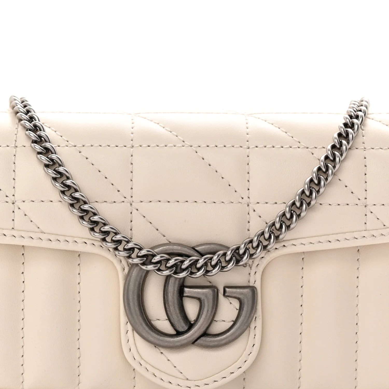 Calfskin Matelasse Aria Super Mini GG Marmont Shoulder Bag Mystic White