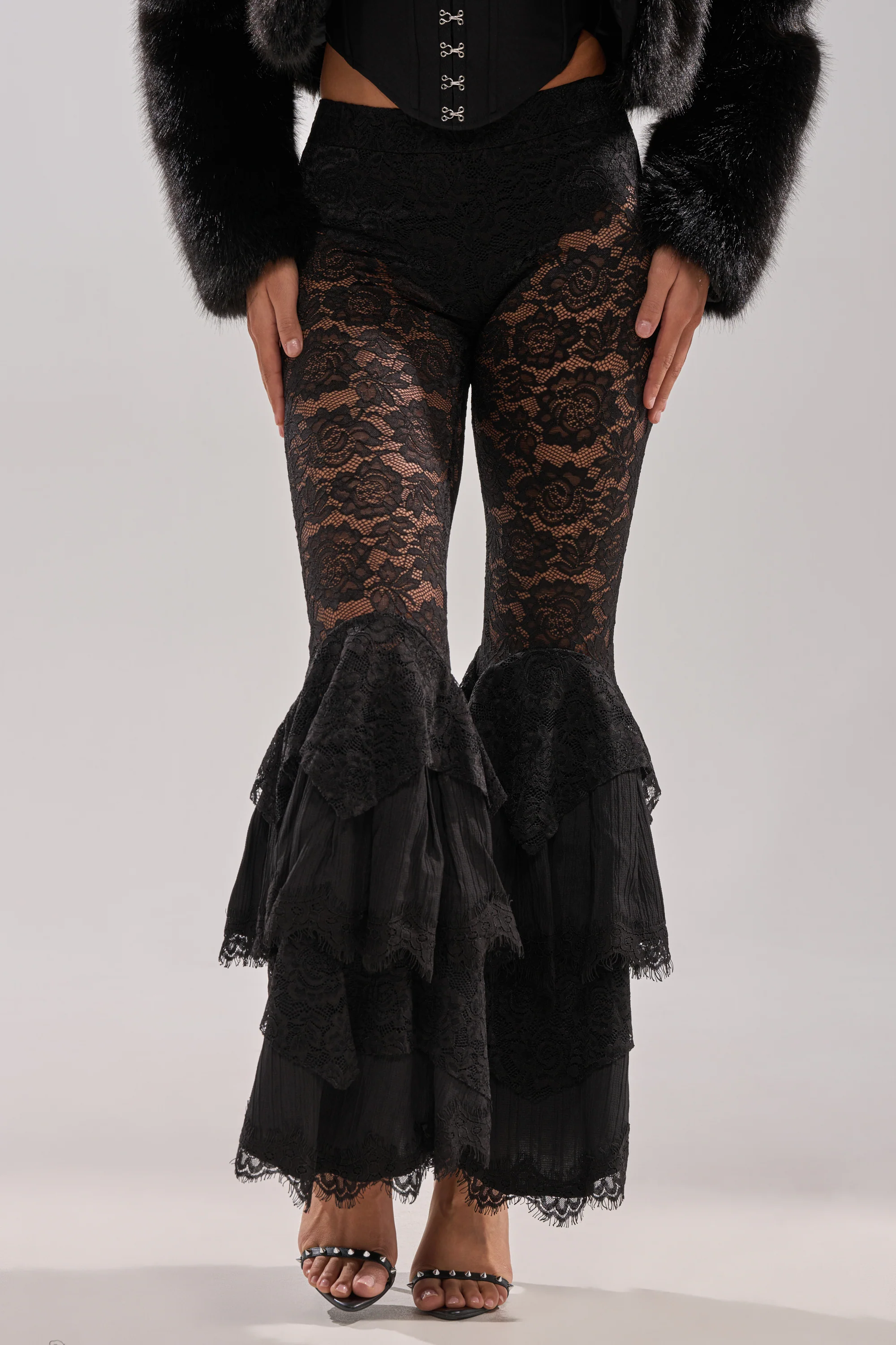 COACHELLA LACE RUFFLE PANTS - Akira Store