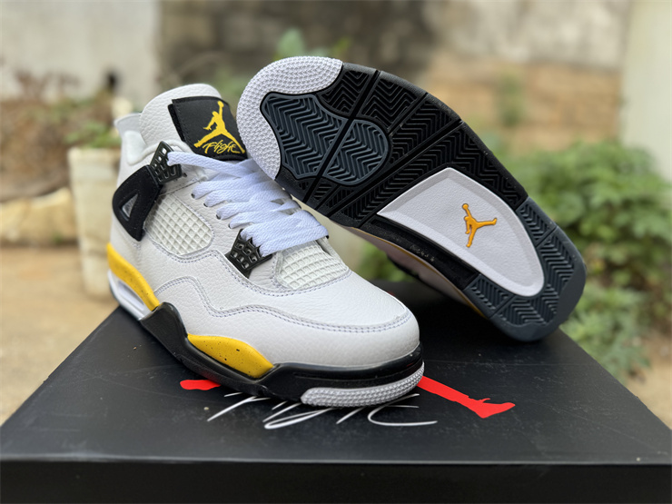 Air Jordan 4