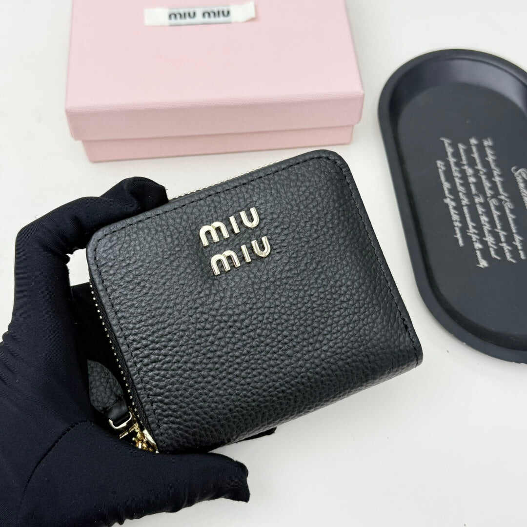 MIUMIU【ミュウミュウ】2色ギフトにも*送料込☆ 小さな中に大きな収納力