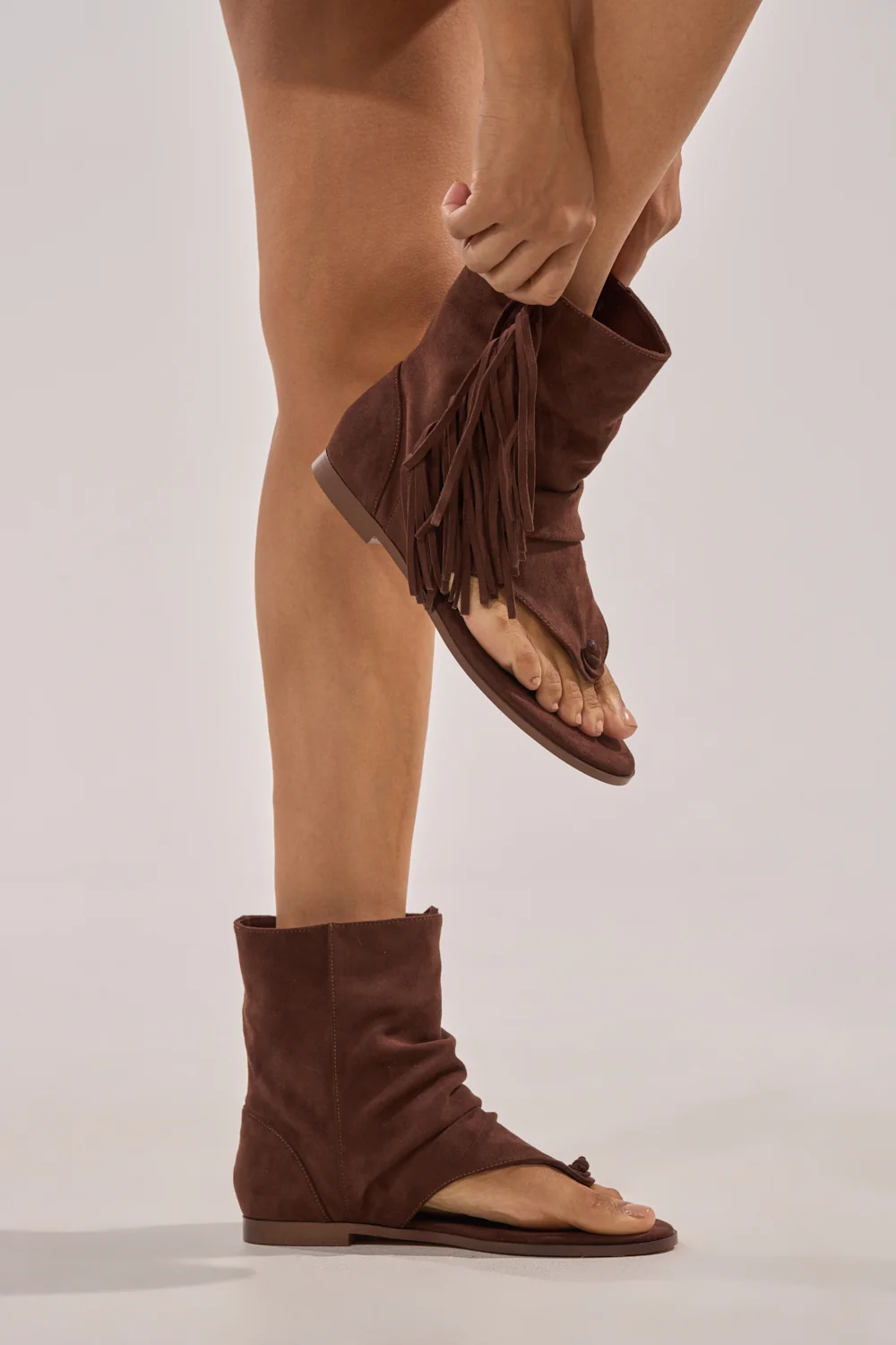 AZALEA WANG FIDDA CHOCOLATE GLADIATOR FLAT SANDAL - Akira Store