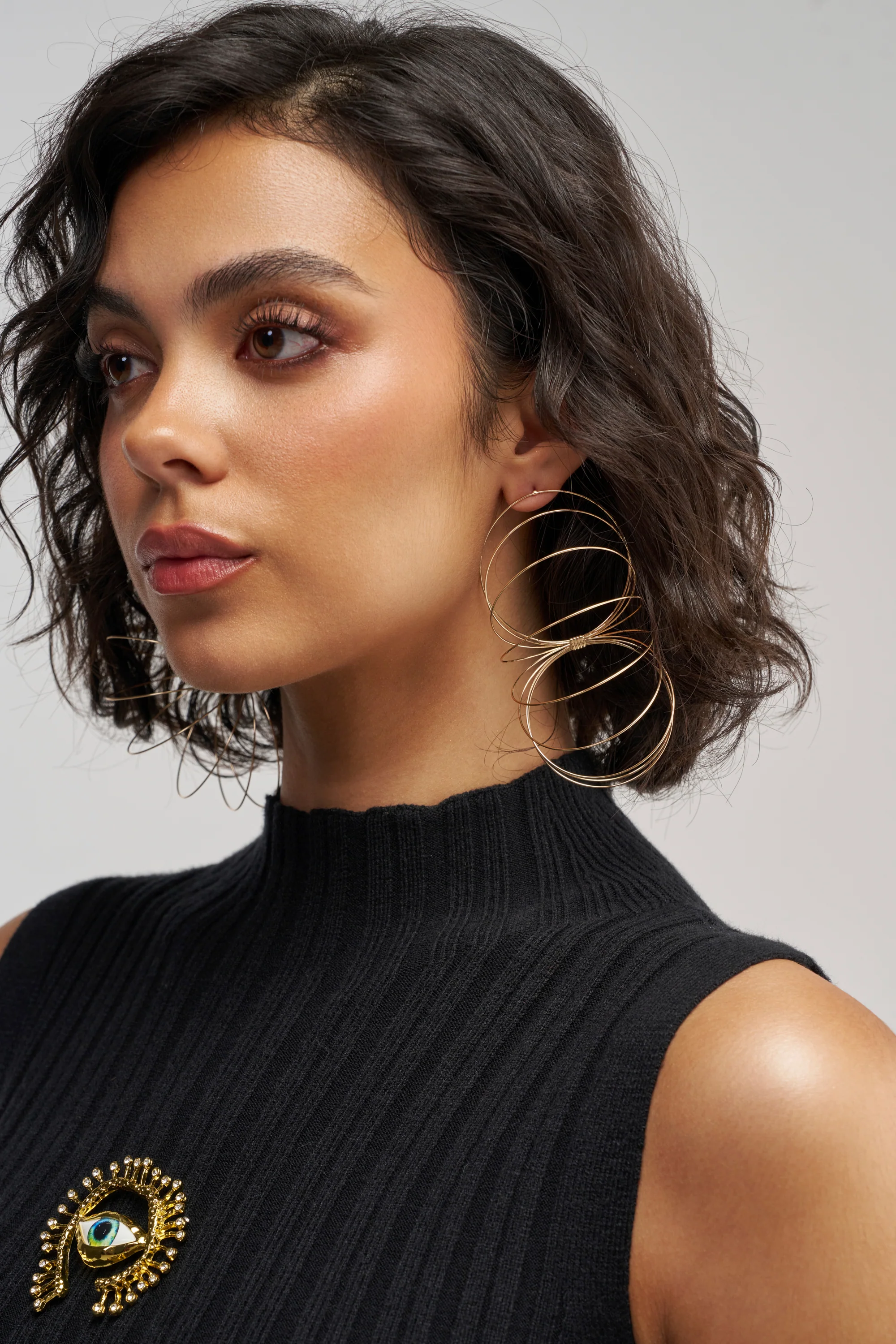 GOLD SLINKY EARRINGS - Akira Store