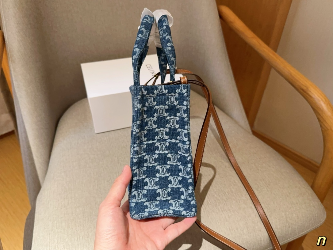 ce new arrival tote bag size: 24×18×9 cm