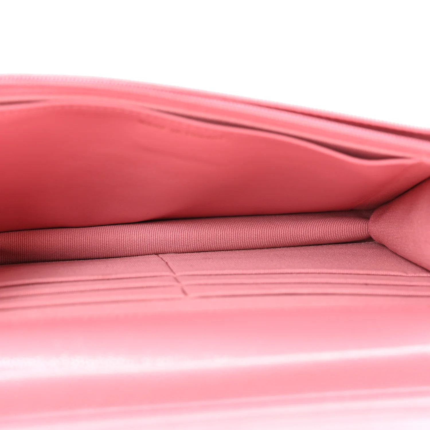 Caviar Quilted Wallet on Chain WOC Pink