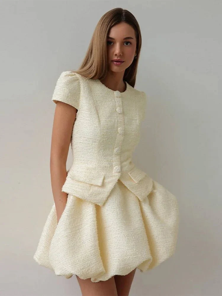 Ensemble deux pièces chemise à manches bouffantes et jupe bulle