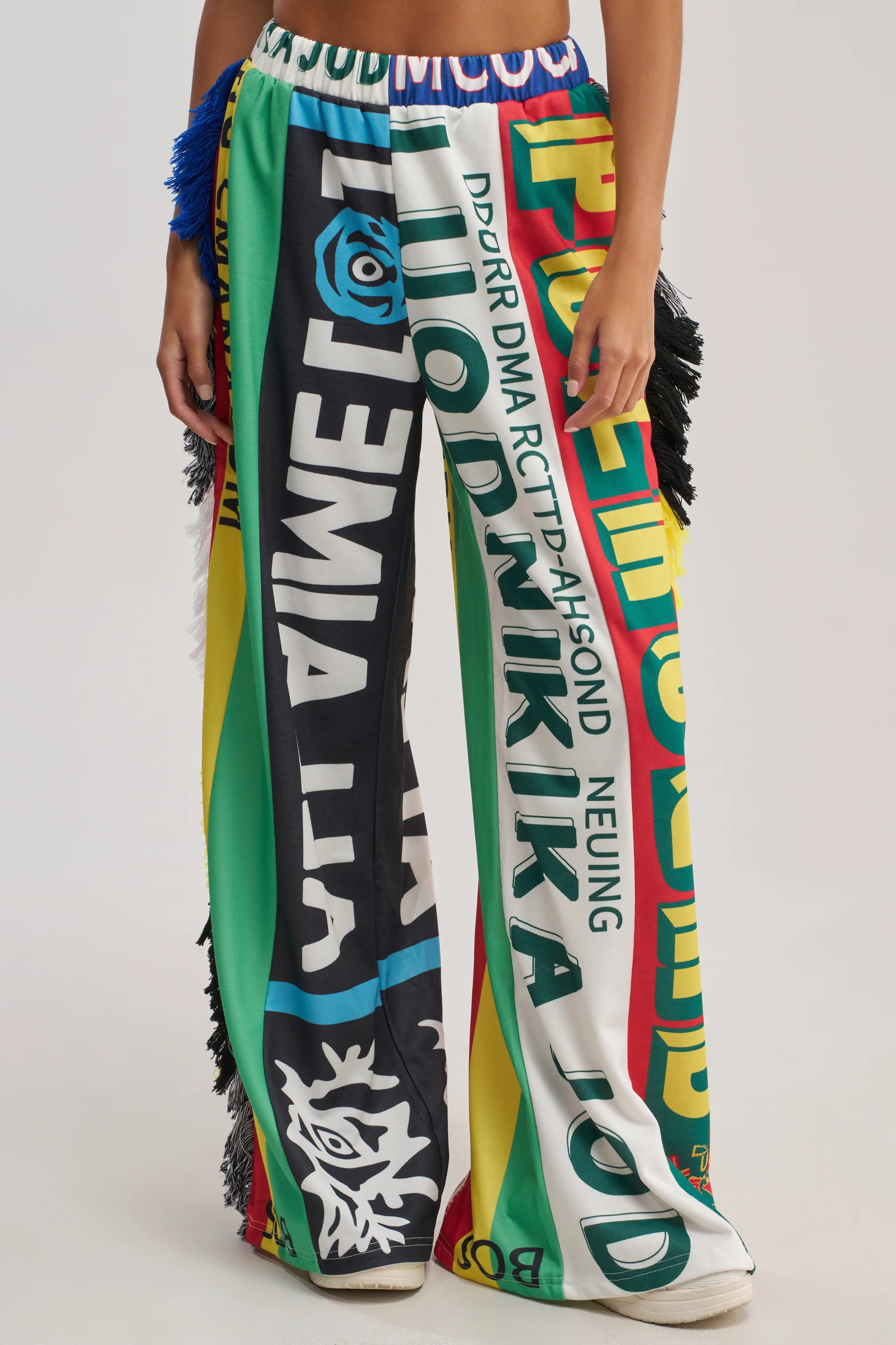 MIXED EMOTIONS GRAPHIC JOGGER - Akira Store