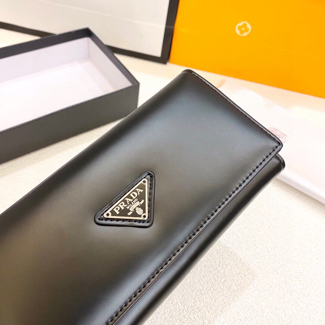 Pra new arrival wallets size: 19x10 cm