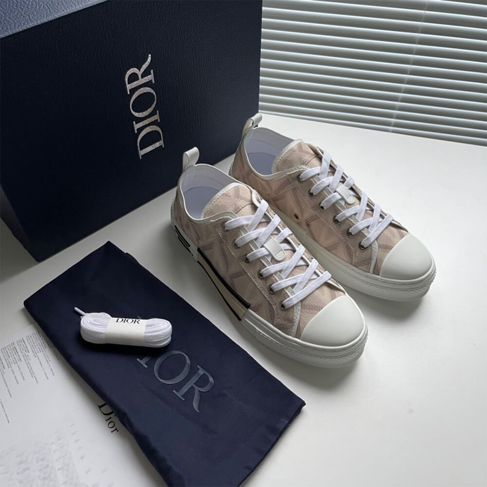 B23 LOW-TOP SNEAKER
