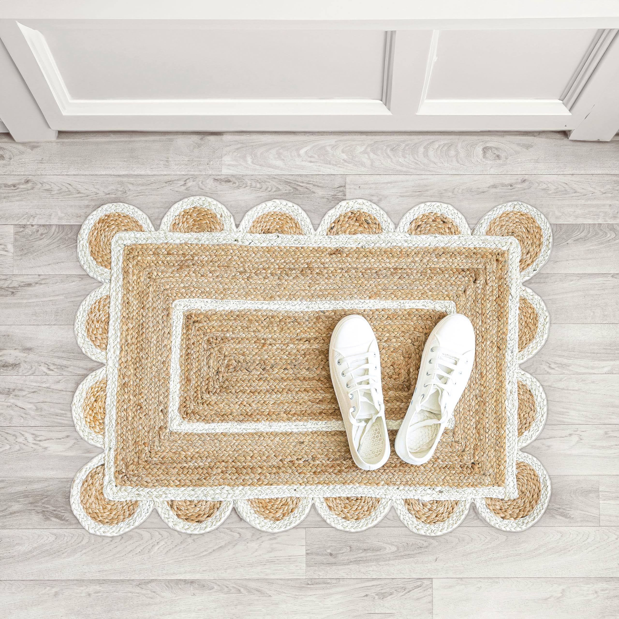 Weaving Village Scalloped Natural Jute Area Rug, Natural Base Off White Trim, 2x3
