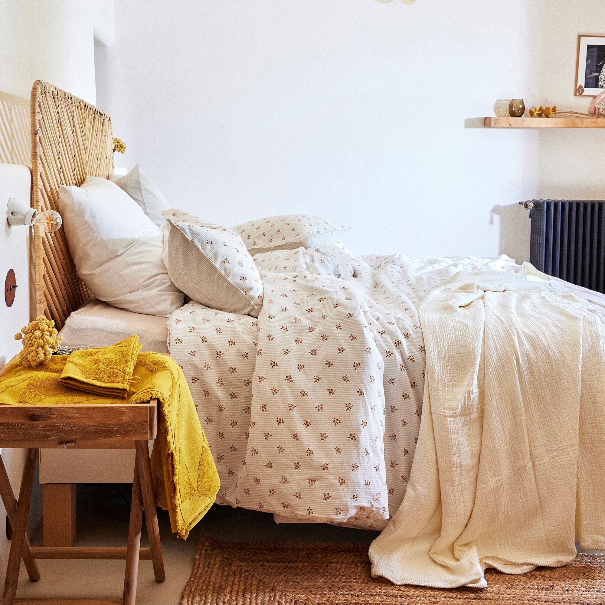 EMILIO - Table de chevet en bois d'acacia massif - bois clair