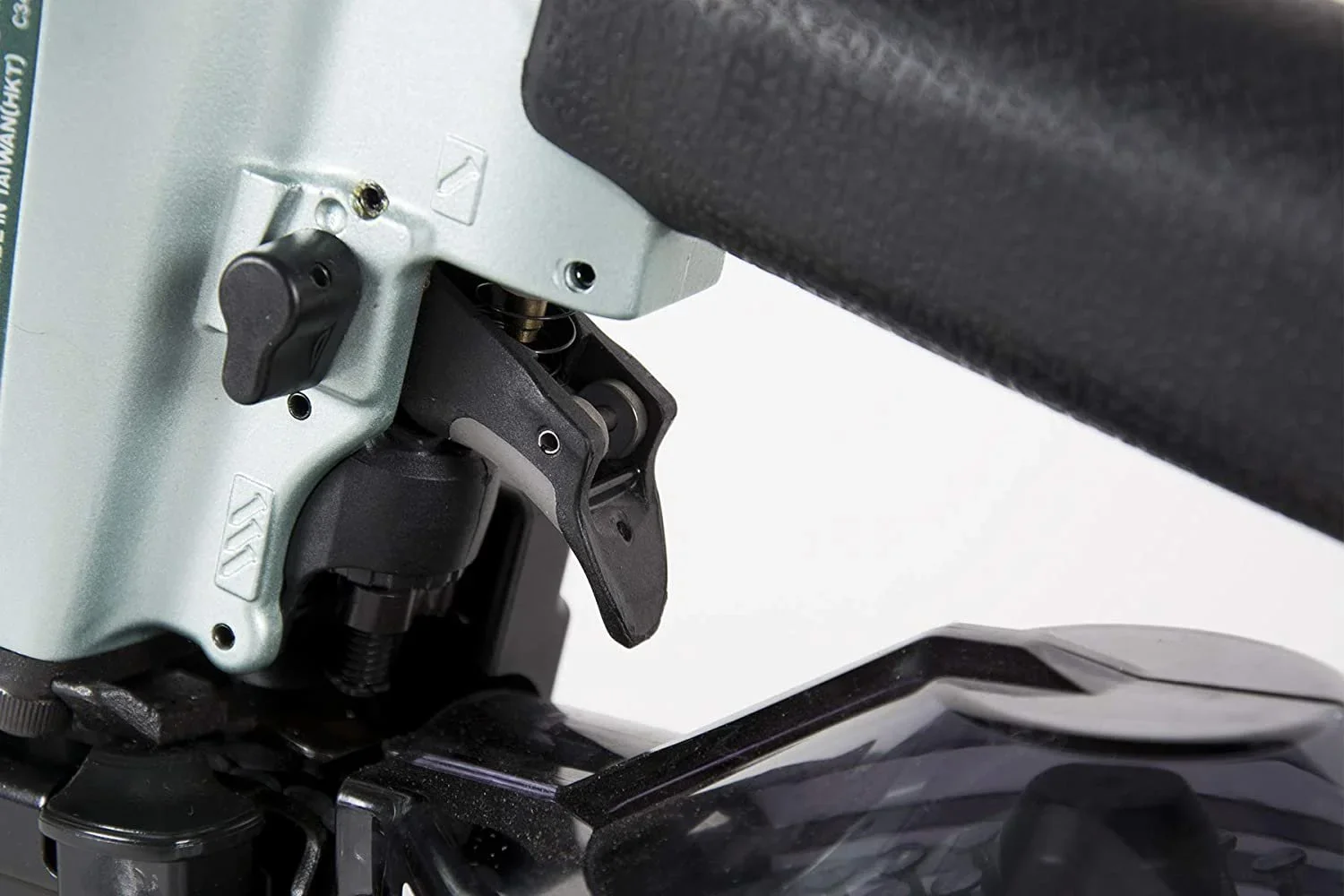 Metabo HPT Coil Siding Nailer, 1-1/2 inch to 2-1/2 inch Siding Nails, Side load, Tilt Bottom Magazine NV65AH2