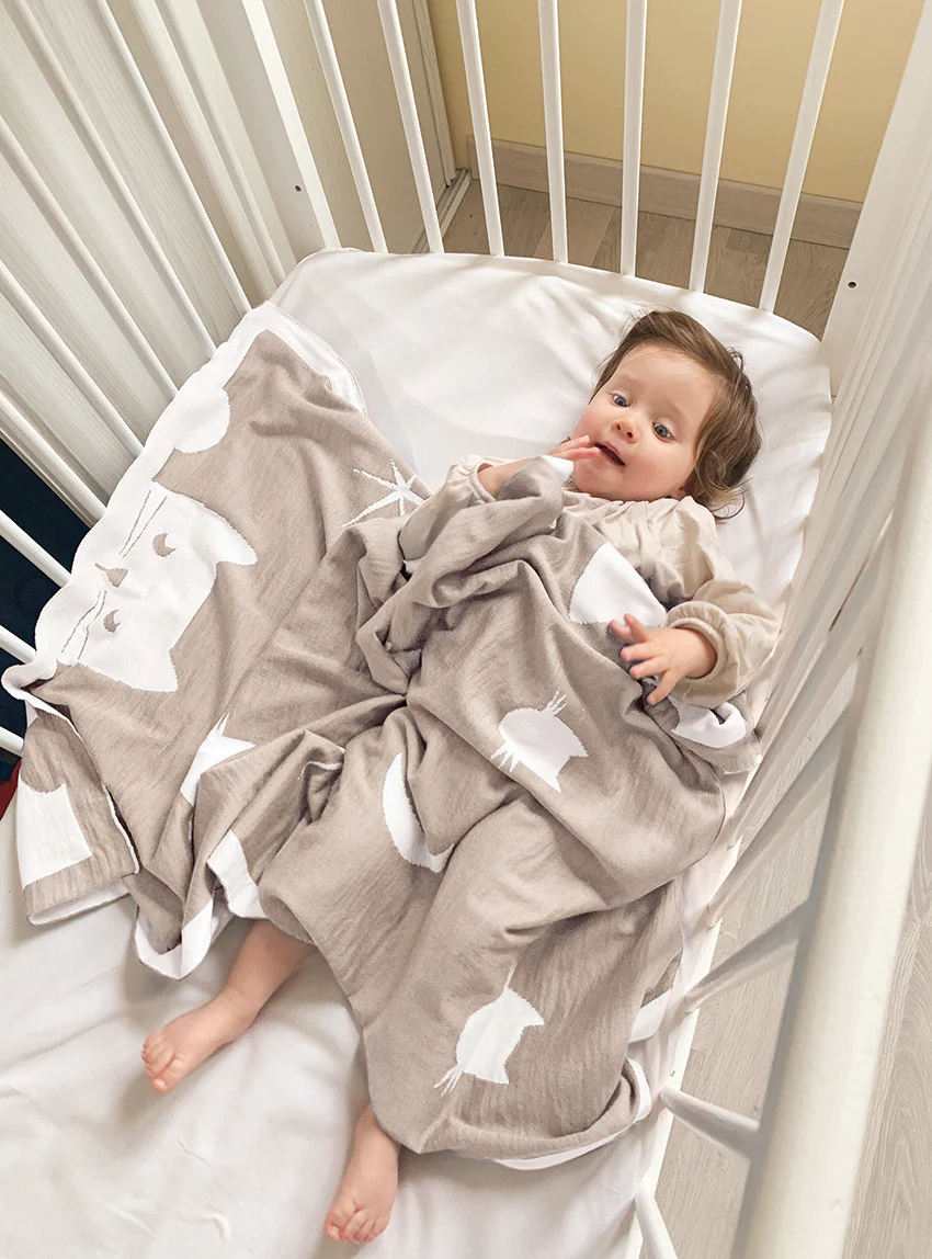 Plaid bébé motif chats en laine beige