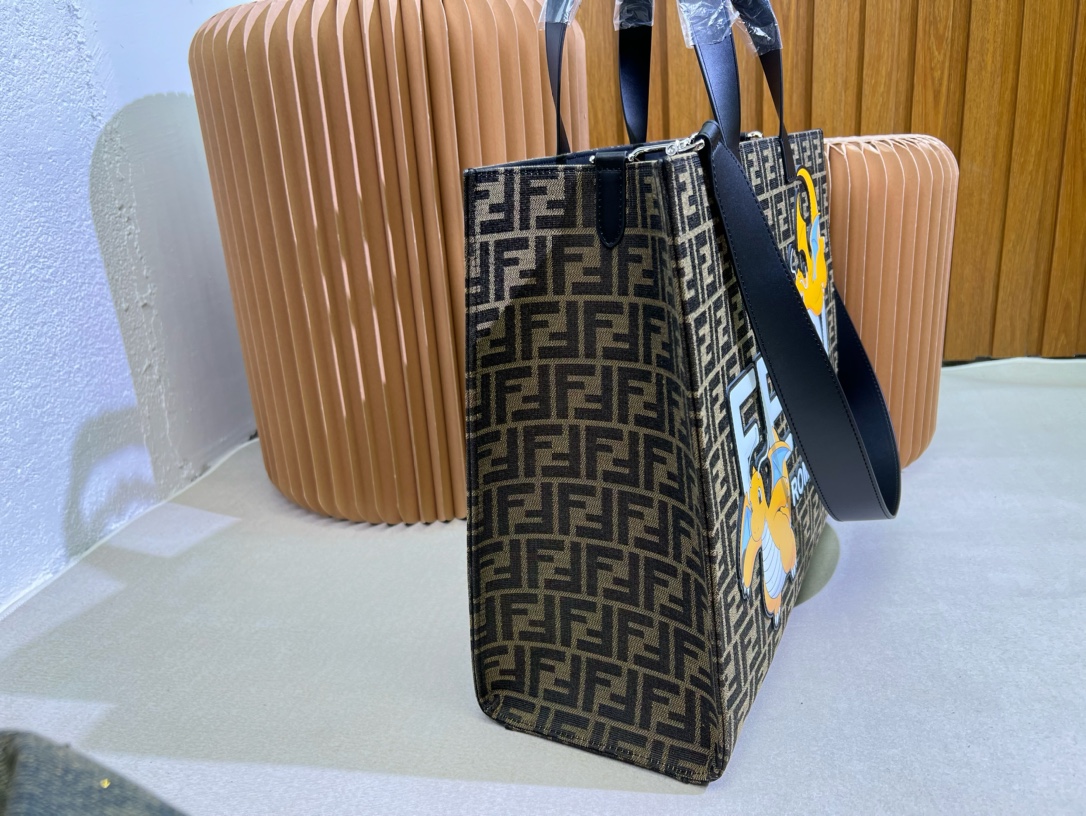 Fen new arrival tote bag size : 41*36cm