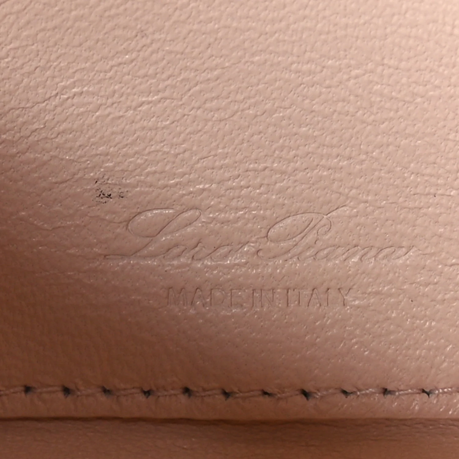 Grained Calfskin Extra Pocket Mini Pouch Creamed Honey