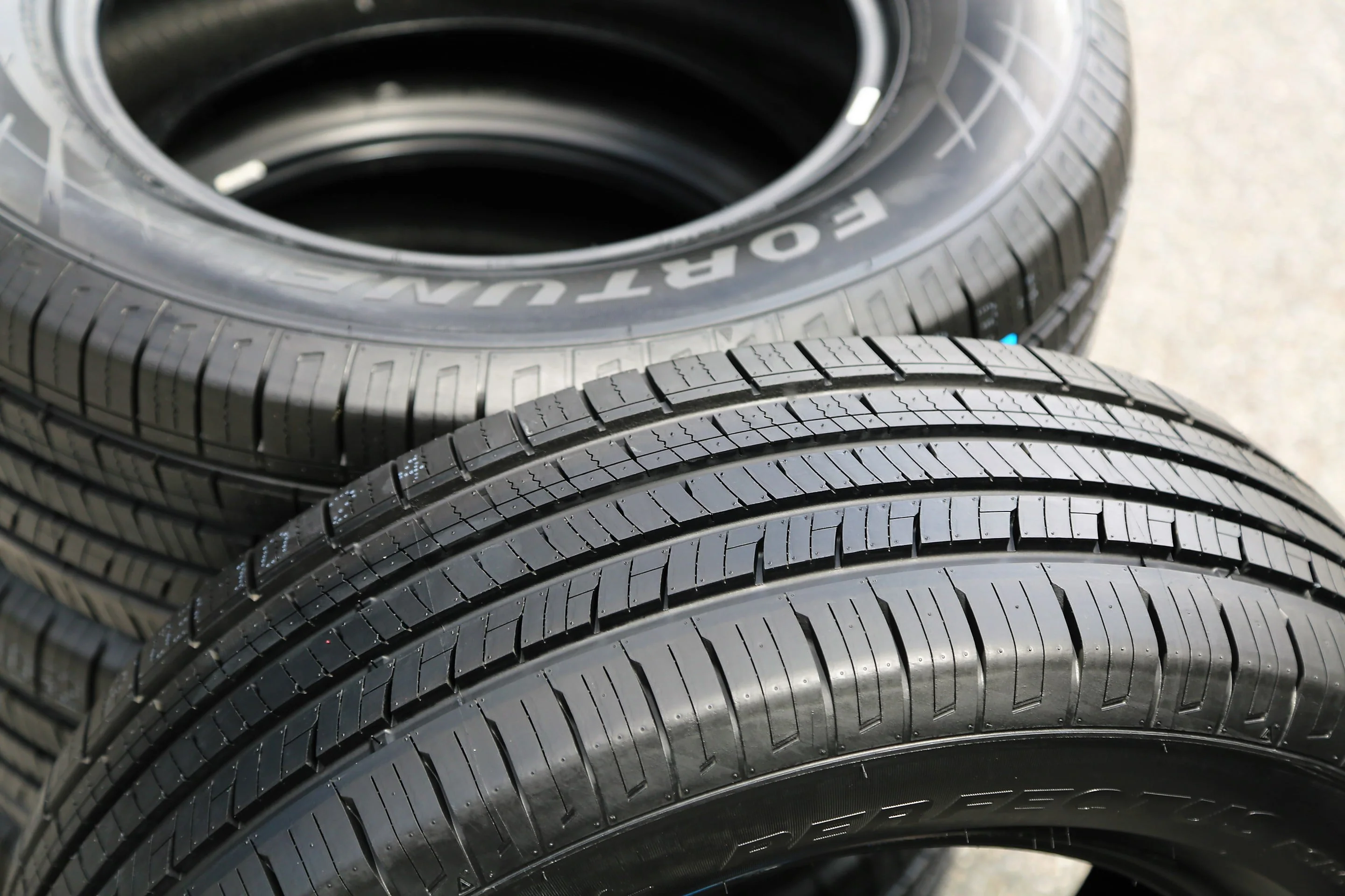 Fortune Perfectus FSR602 205/70R16 97H A/S All-Season Tire
