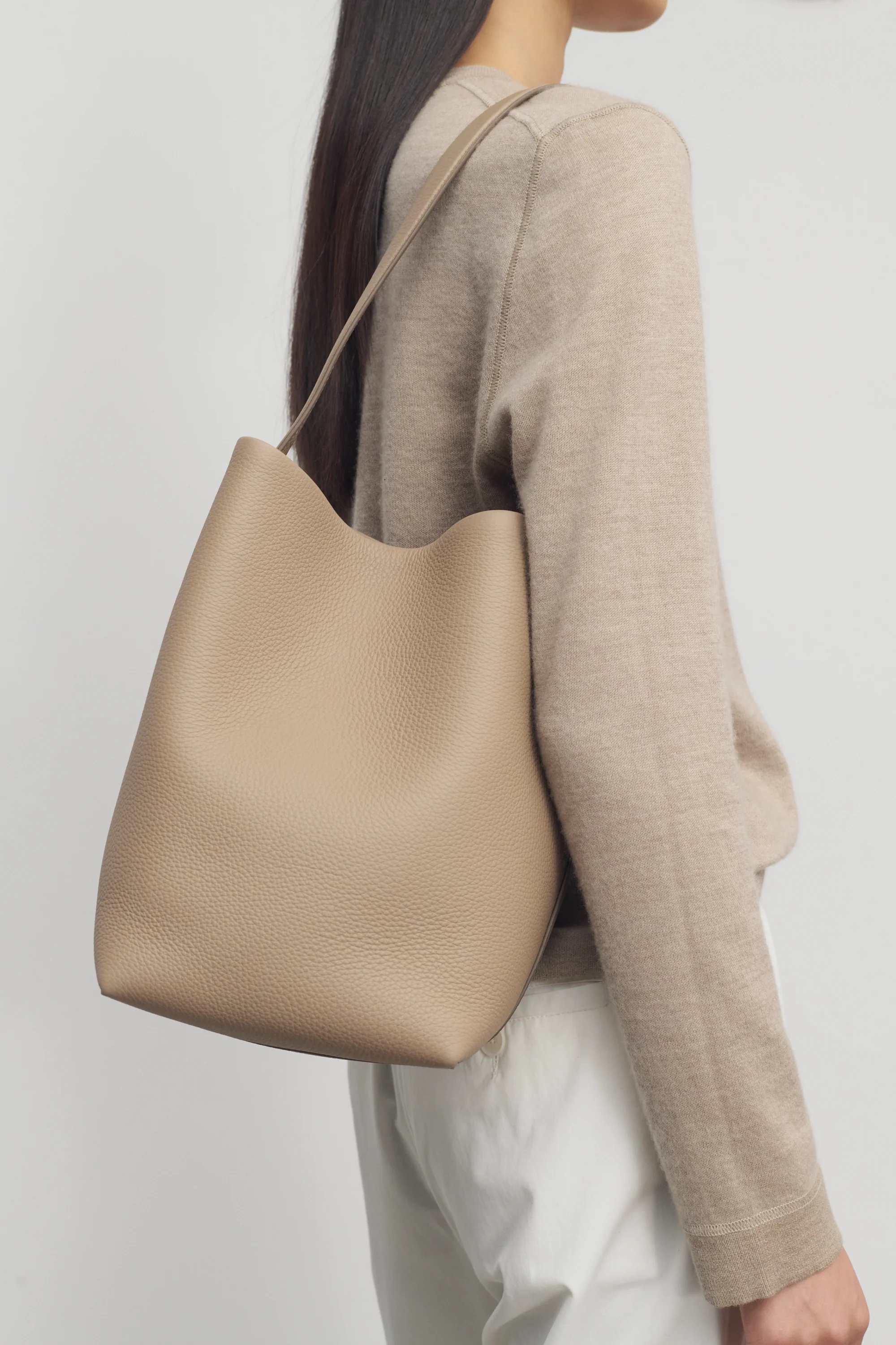 Medium N/S Park Tote Bag in Leather