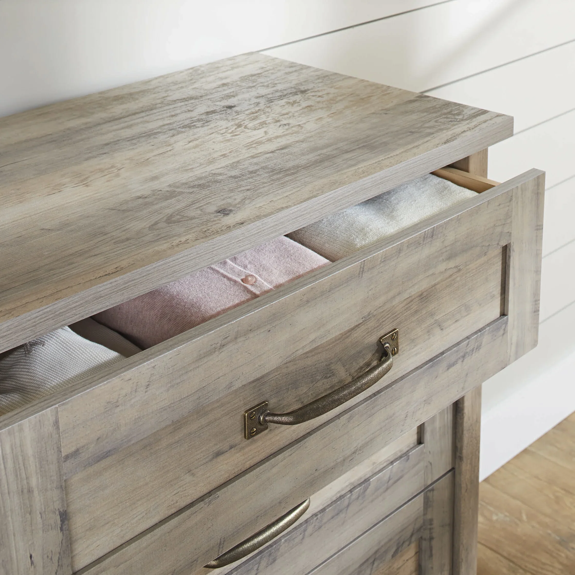 Better Homes & Gardens Modern Farmhouse 4-Drawer Dresser, Rustic White Finish