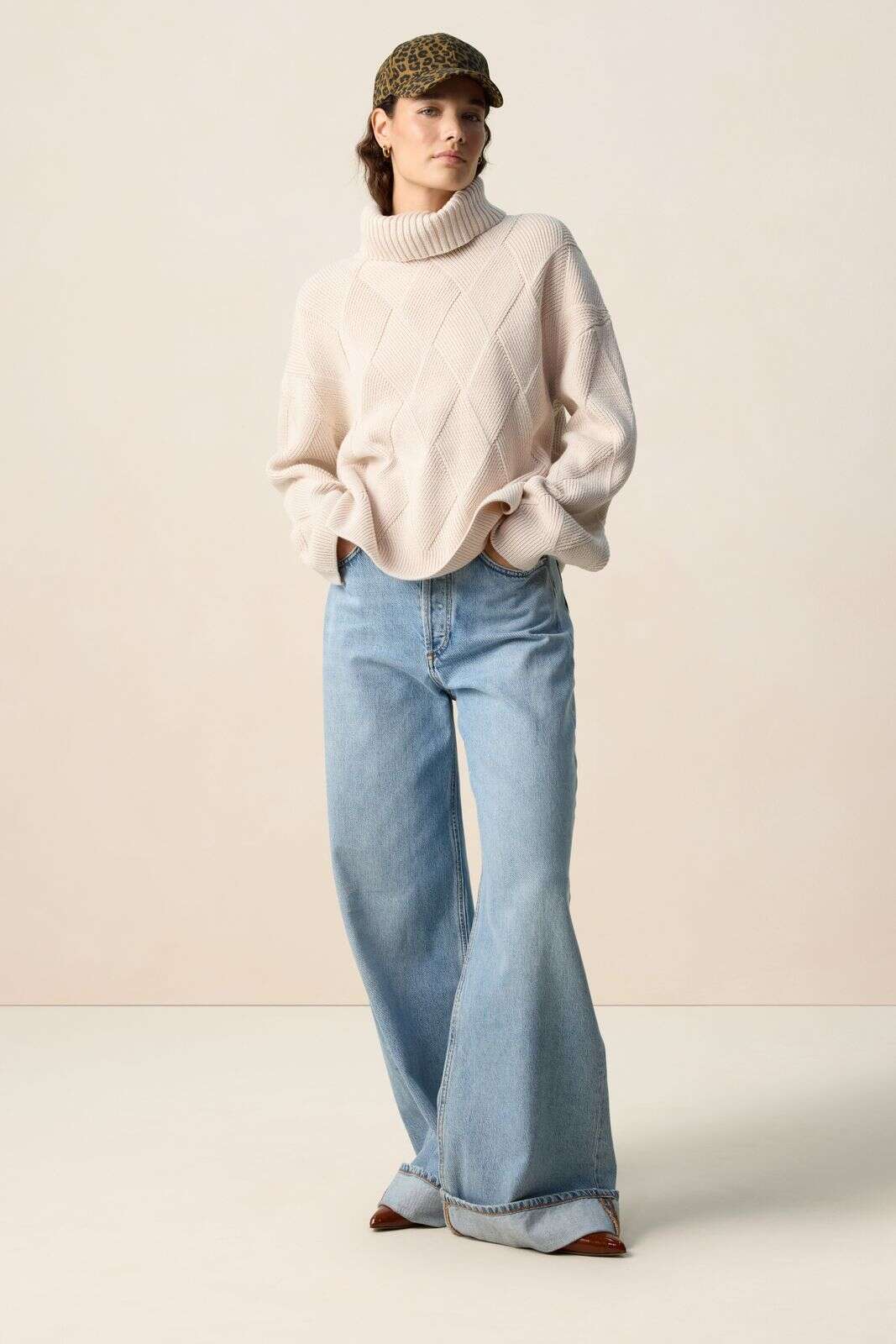 Witte gebreide trui met patroon