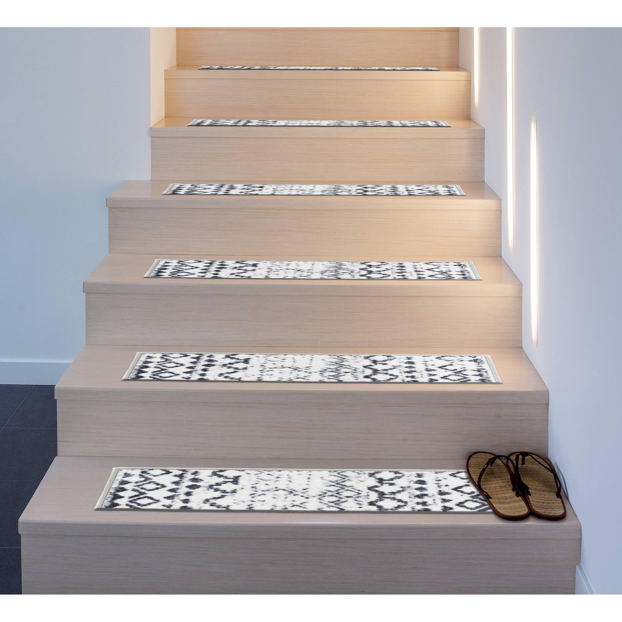 World Rug Gallery Distressed Bohemian Non-Slip Stair Treads (Set of 4) 8.6