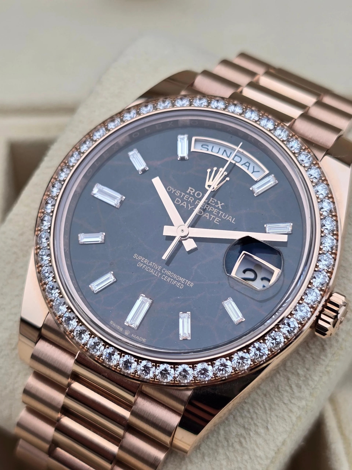 [Super Clone]RLX  Day-Date 40mm Eisenkiesel / Diamonds Dial 228345rbr-0016【Super Clone】