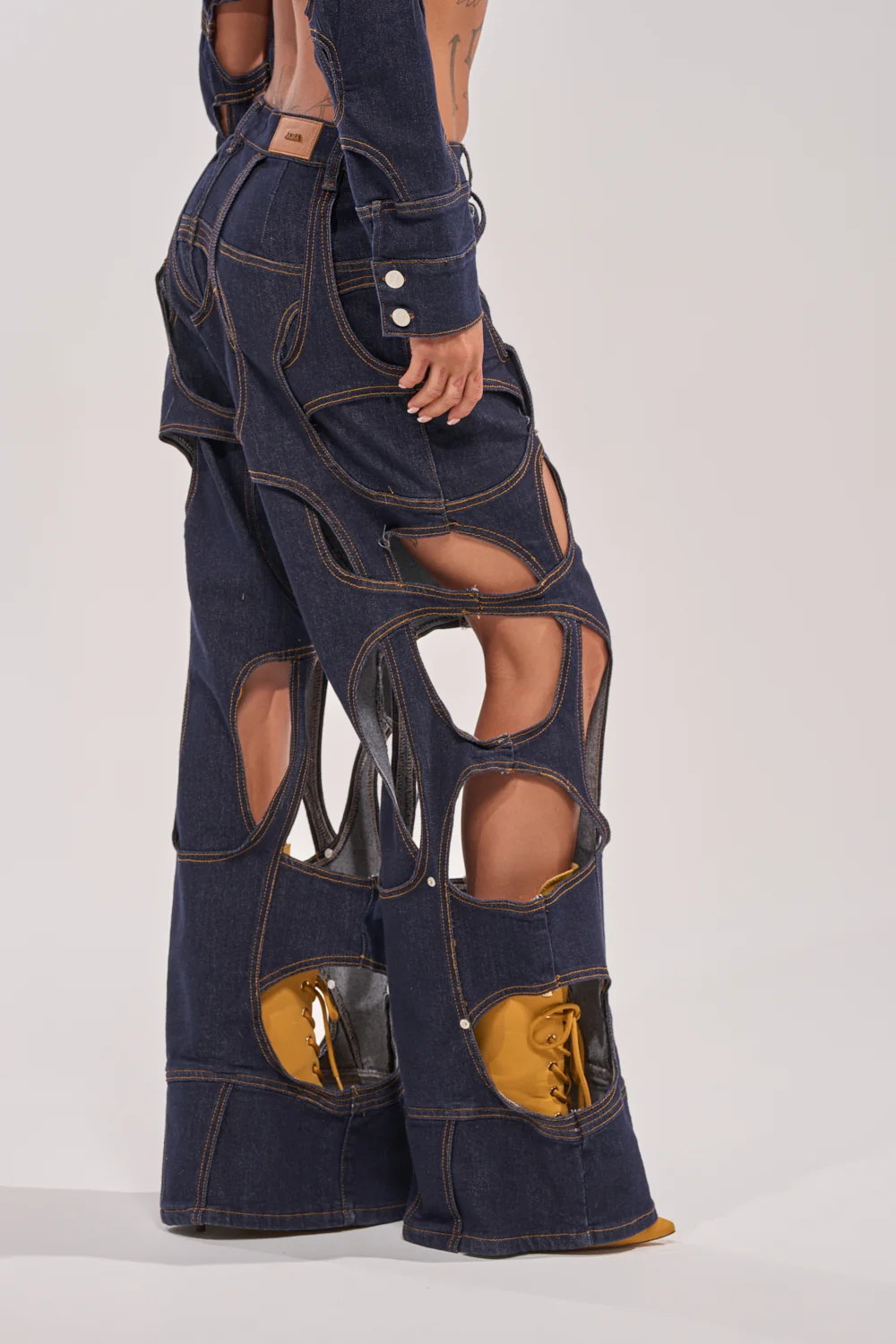 CUT YOU OUT RELAXED DENIM - Akira Store