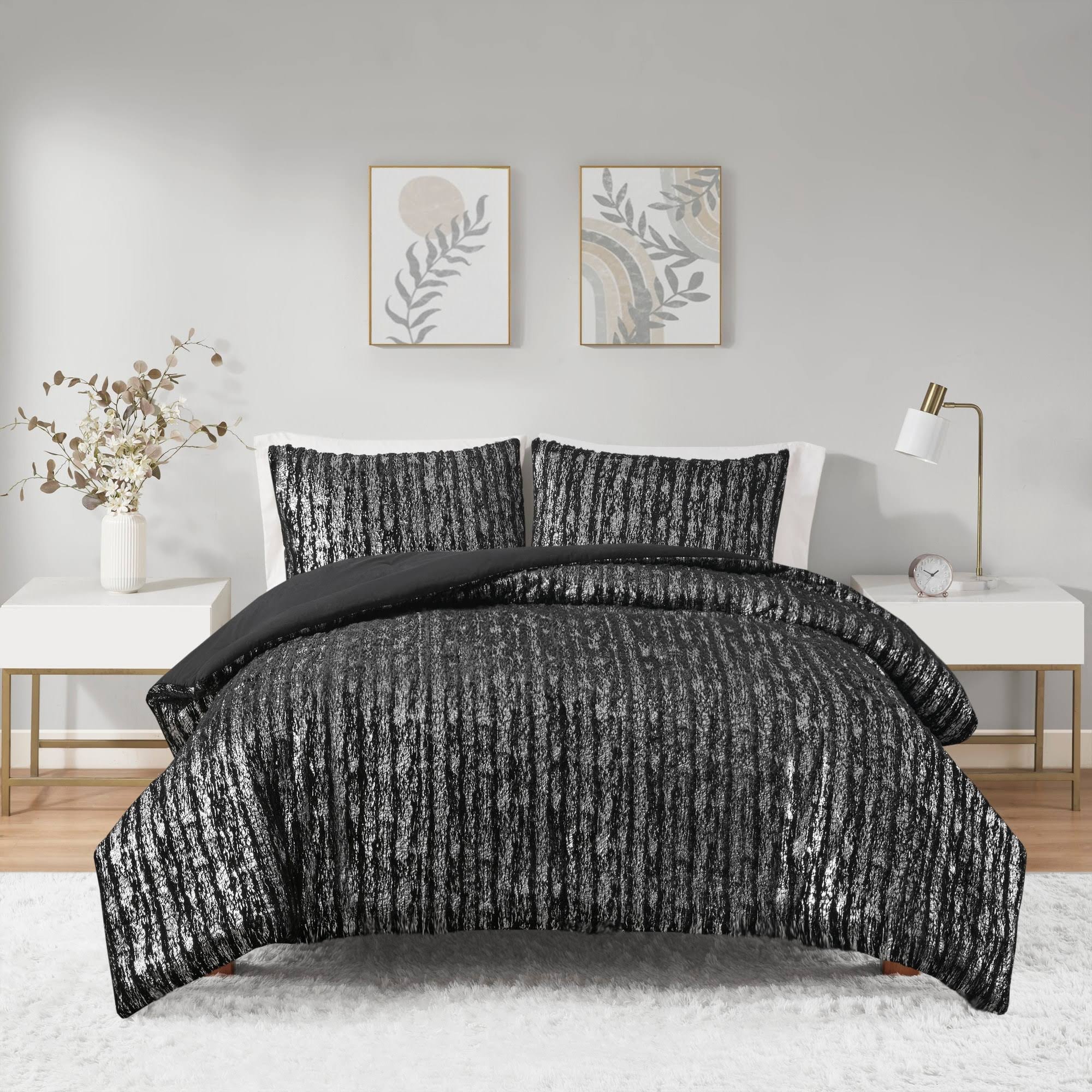 Intelligent Design - Naomi Metallic Print Faux Fur Comforter Set - Twin/Twin XL - Black/Silver