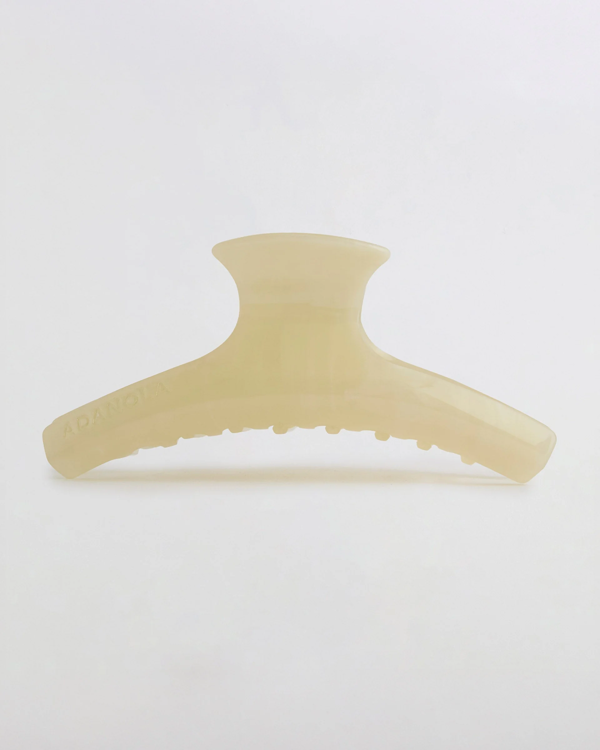 Curve Claw Clip - Cream