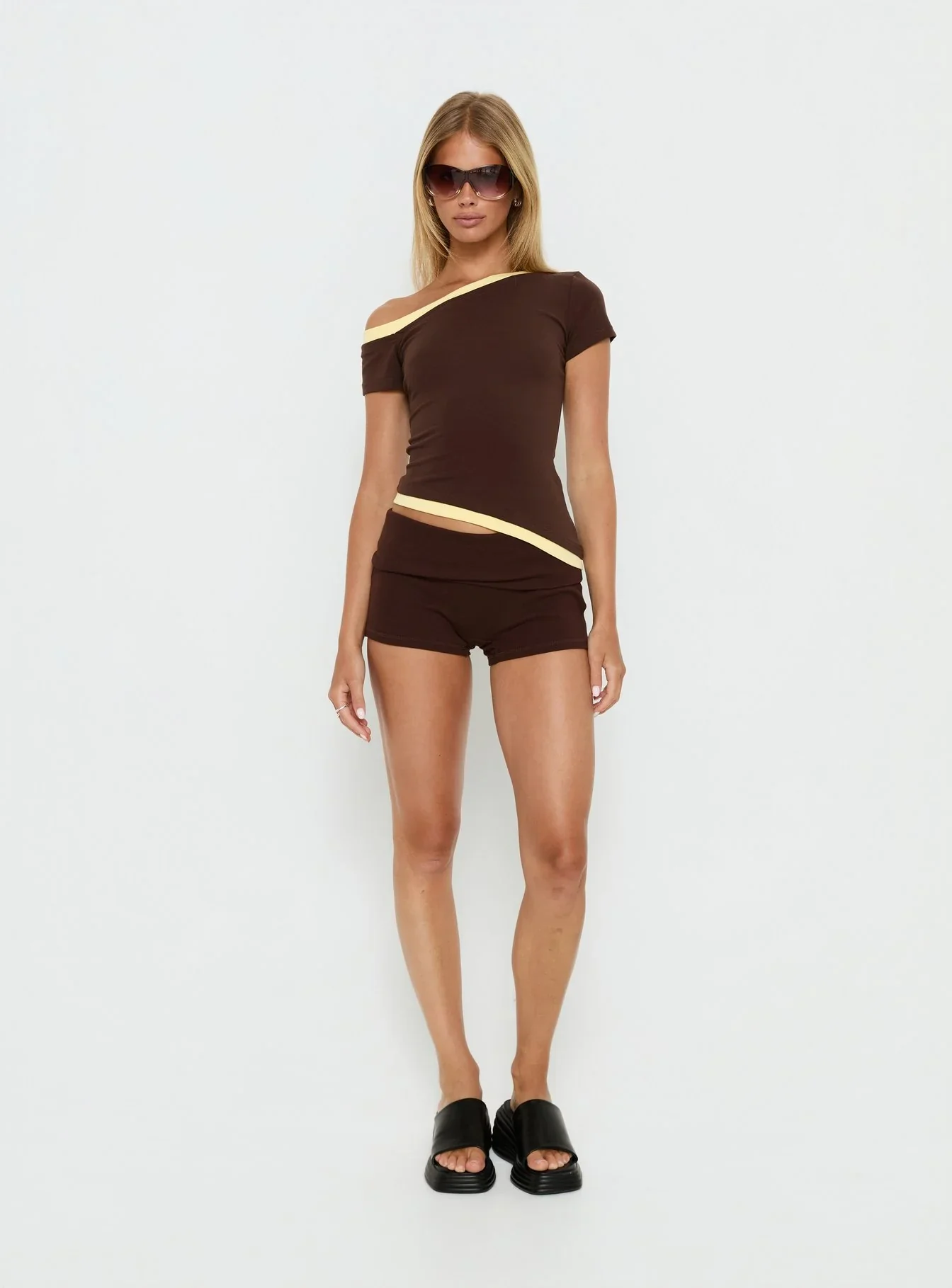 Eustace Off Shoulder Asymmetrical Top Brown / Yellow