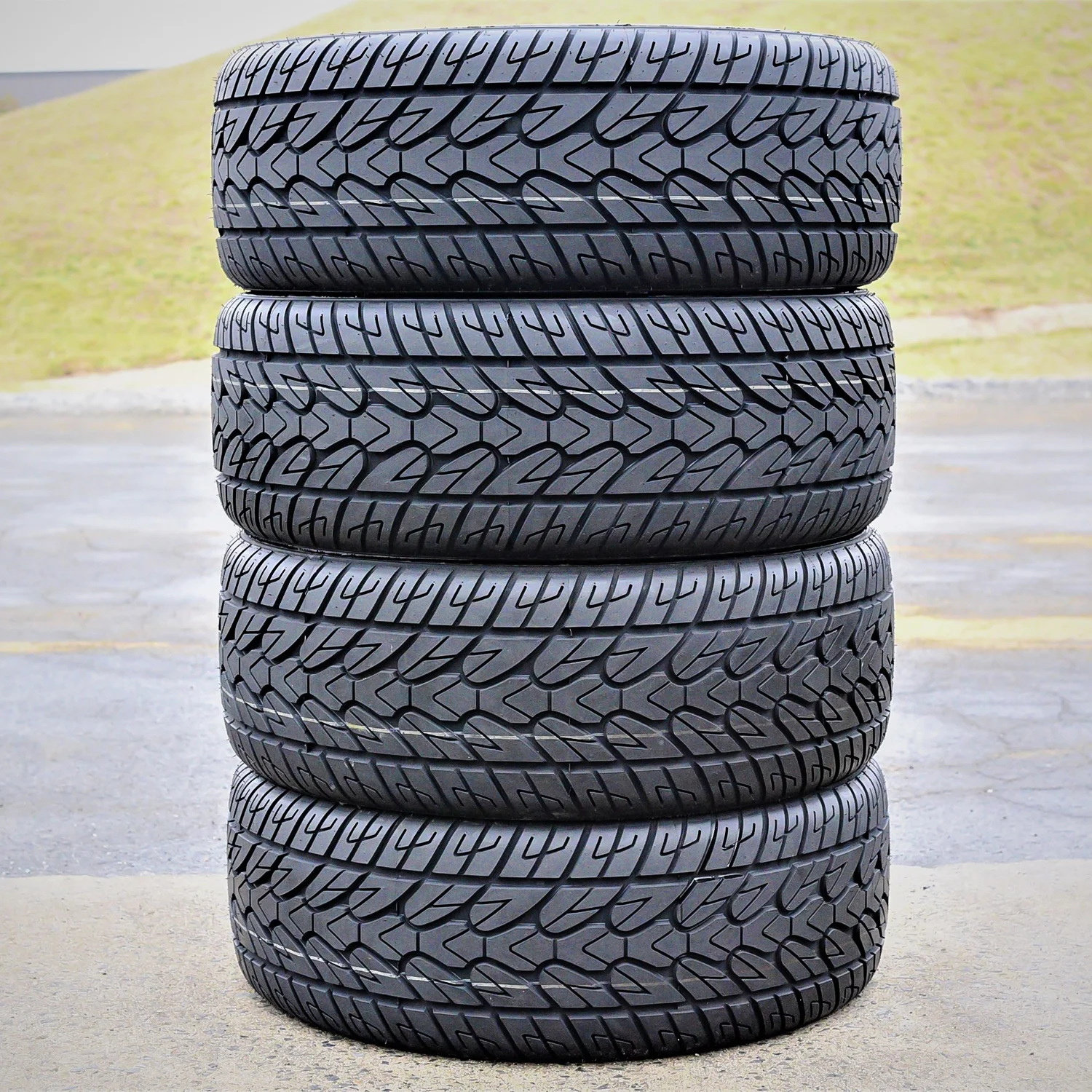 Set of 4 HS266 285/45R22 114V XL Performance a/s All Season Tires Image 3