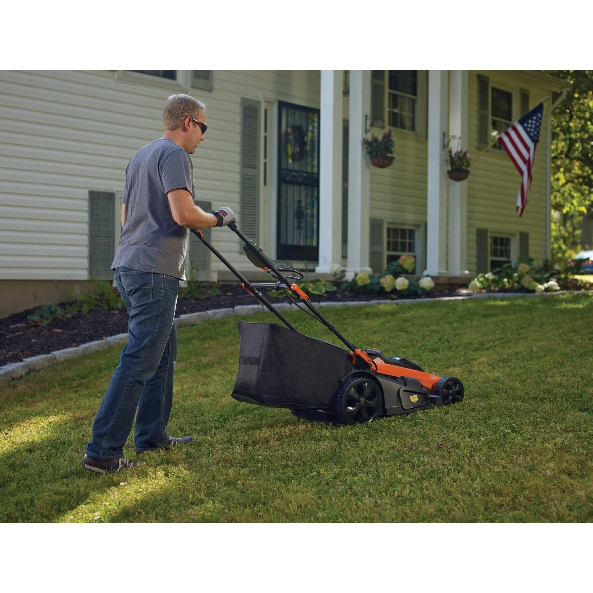 40V MAX* Cordless Lawn Mower with Battery and Charger Included, (CM2043C)(7" x 10") - Image 9