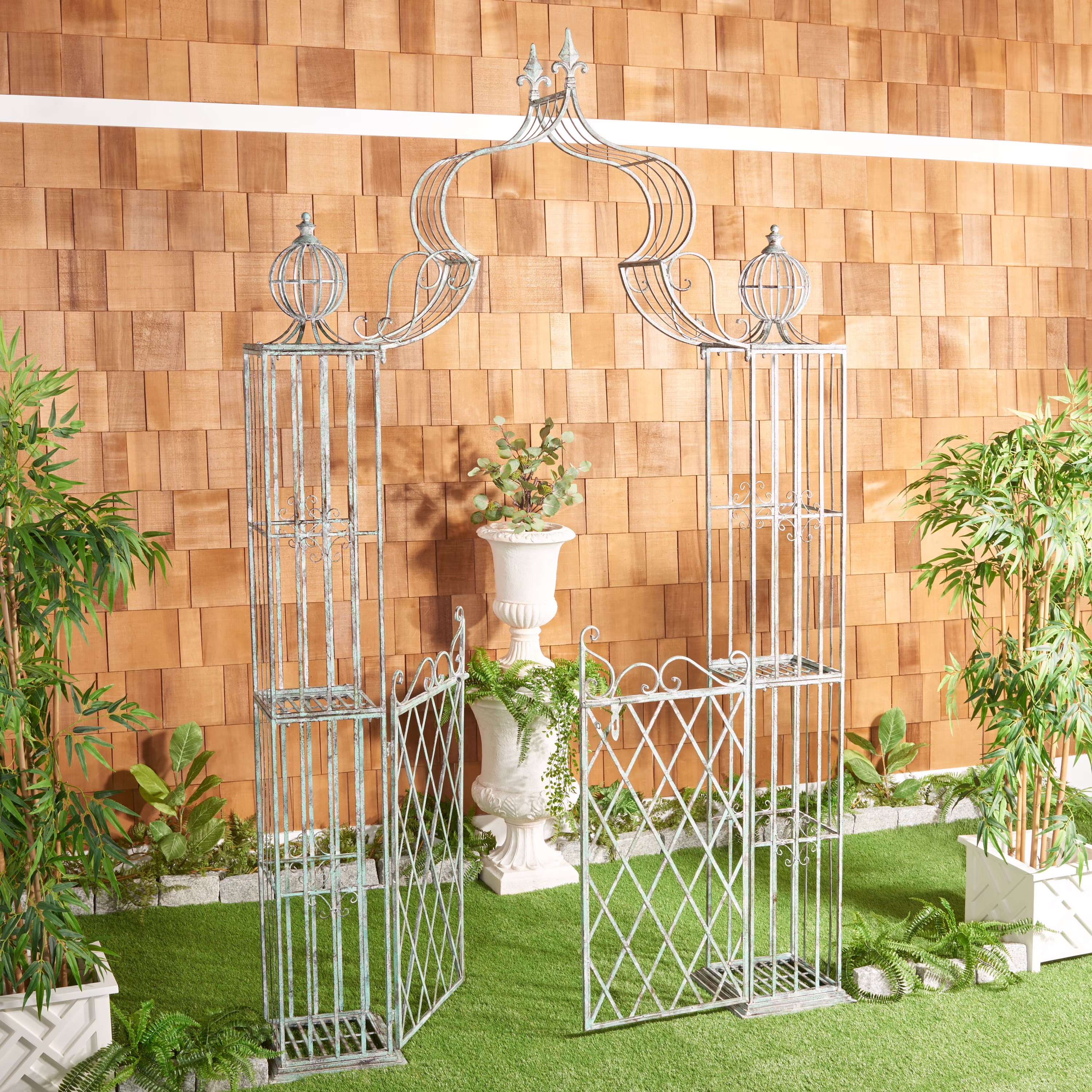 SAFAVIEH Beatrix Outdoor Patio Arbor with Door, Antique Green