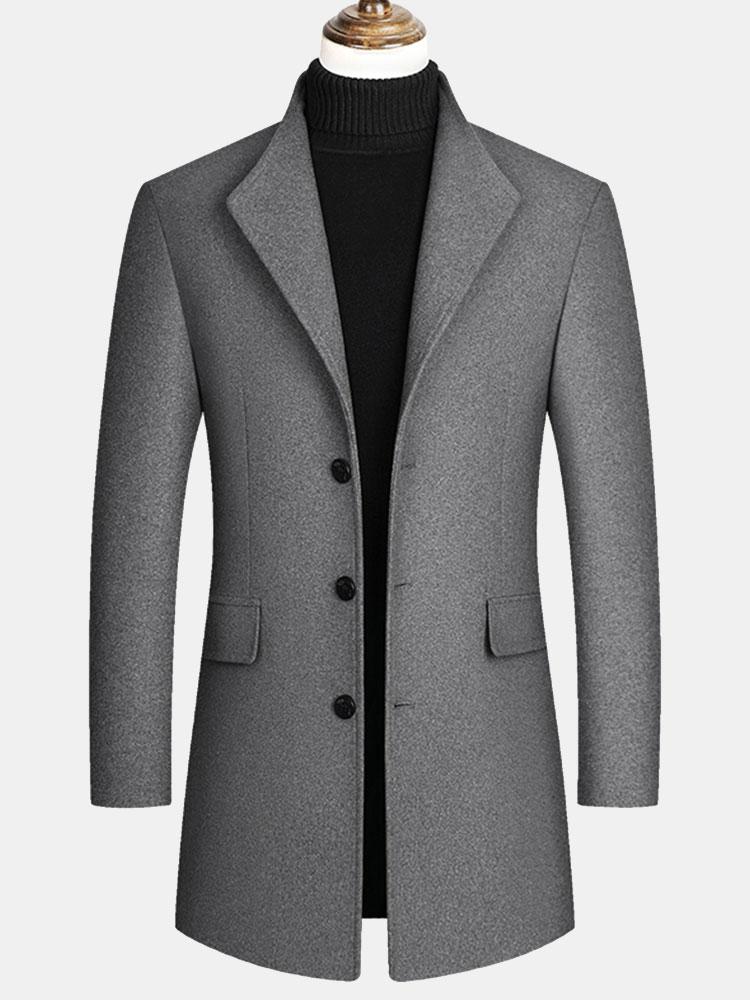 Manteau en laine à larges revers