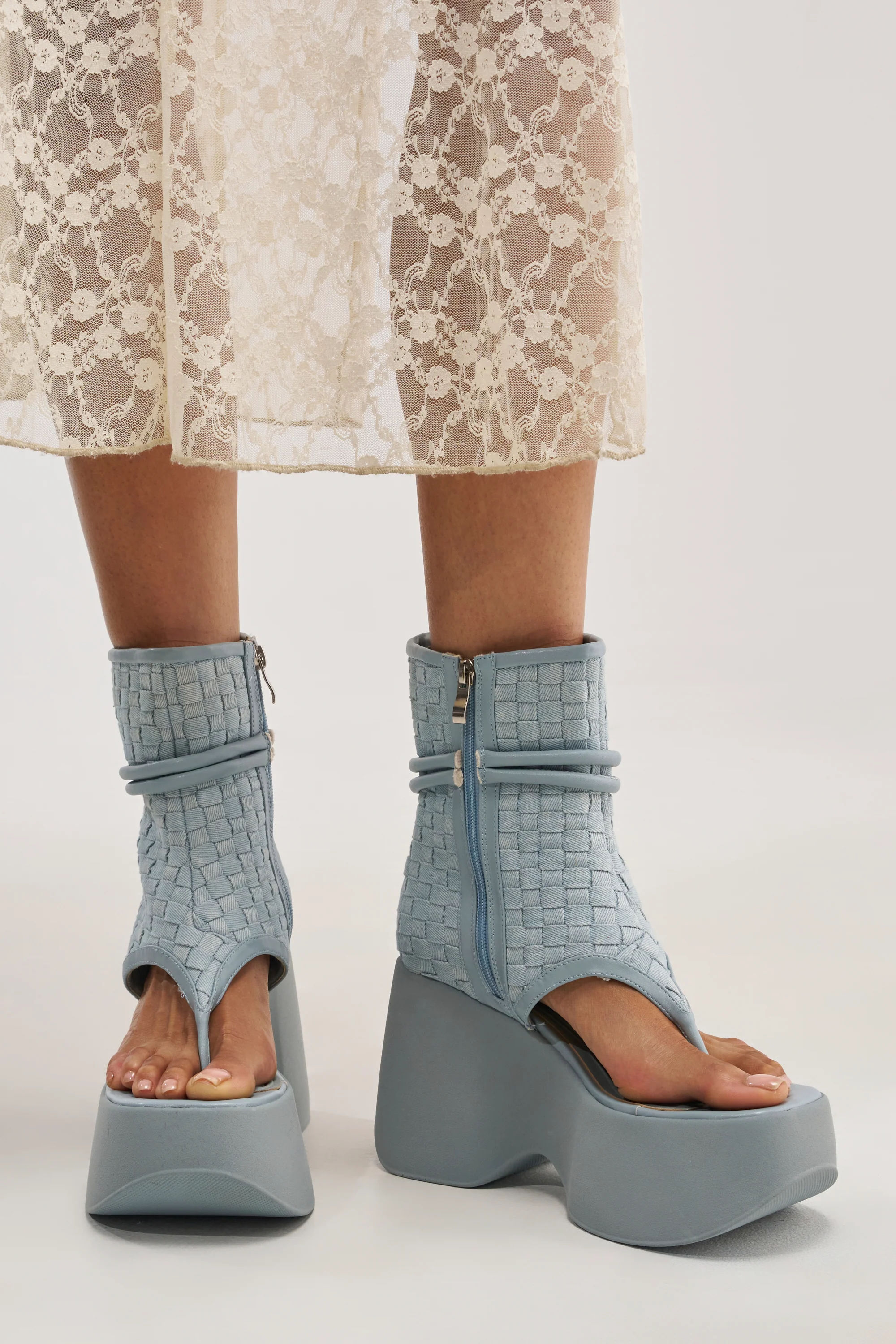 AZALEA WANG SCULLY DENIM FLATFORM SANDAL - Akira Store