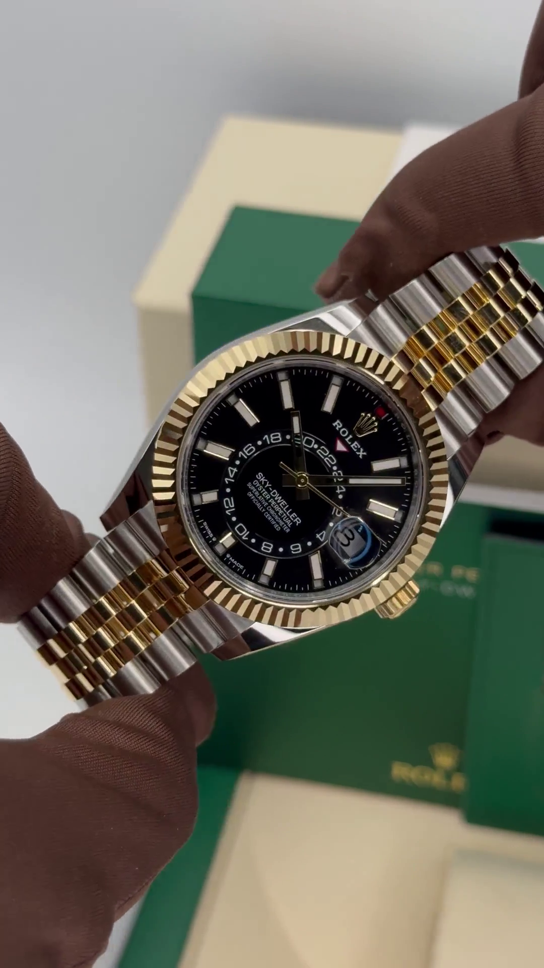 [Super Clone]RLX  Sky-Dweller 42mm Two-Tone Yellow Gold Black Dial Jubilee - 336933 - New 2025