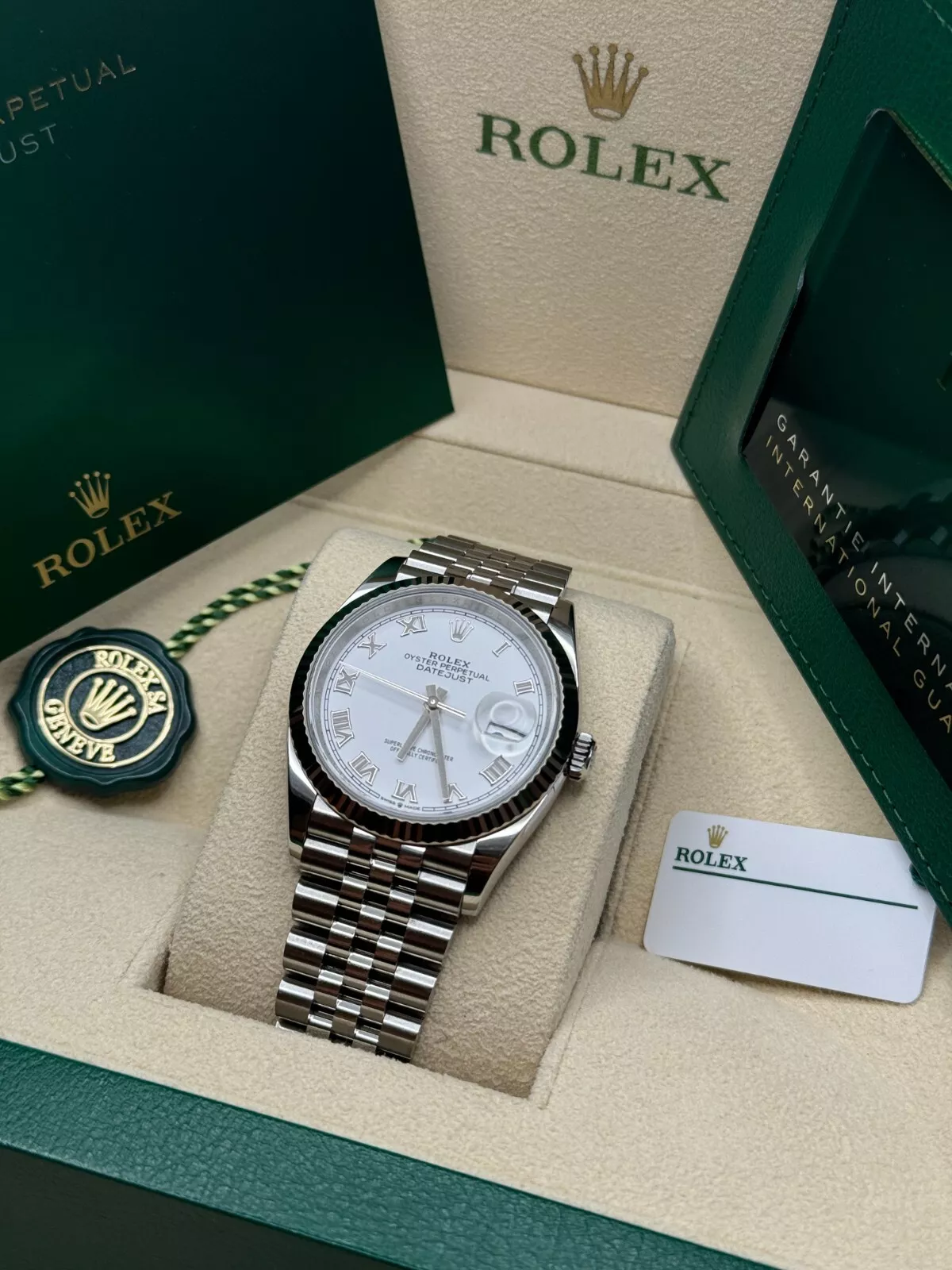 [Super Clone]RLX Datejust 41mm Smooth Bezel White Roman Dial Jubilee - 126300-0016