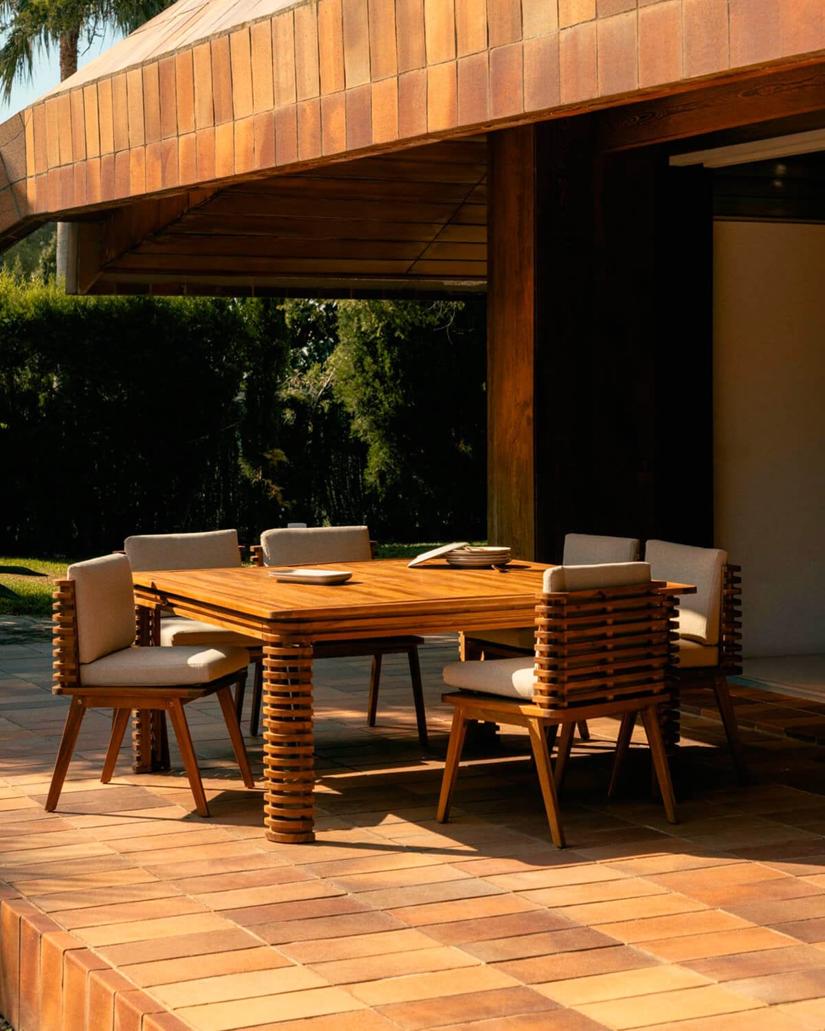 Hazan - Mesa de Exterior Cuadrada (160x160 cm) de Madera de Acacia Hazan