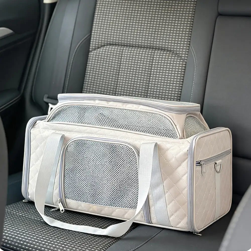 Classic Diamond Pattern Portable Cat Carrier Large-Capacity Expandable Pet Carrier Bag
