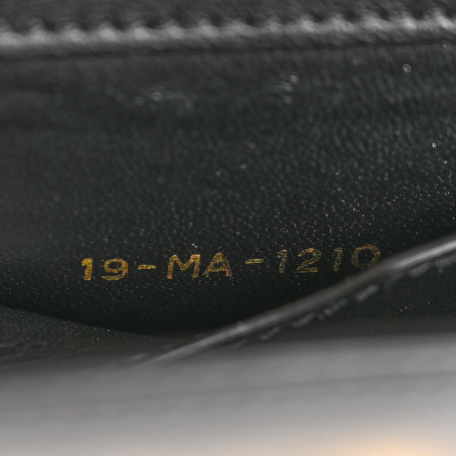 Smooth Calfskin Micro 30 Montaigne Flap Bag Black