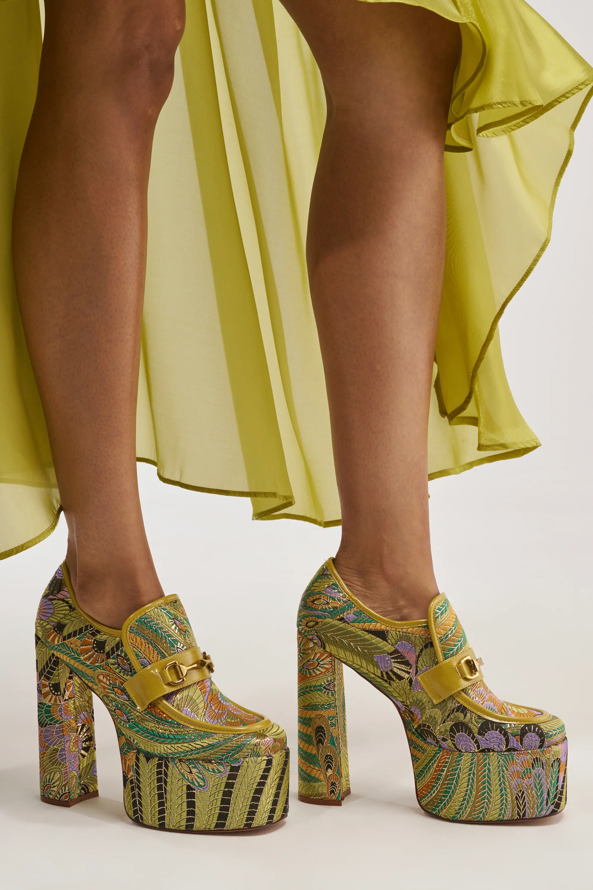 AZALEA WANG JUSTLY GREEN MULTI PLATFORM BROCADE BLOCK HEEL PUMP - Akira Store
