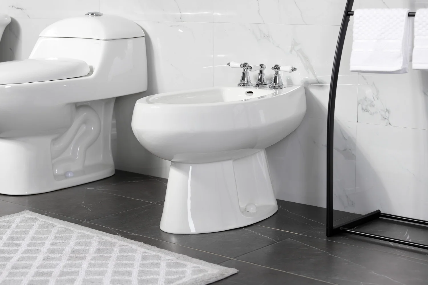 Kingston Brass KB320PL Victorian Three-Handle Bidet Faucet, Matte Black