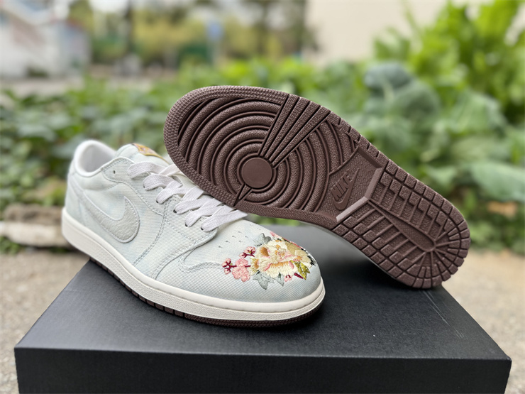 Air Jordan 1 Retro Low OG