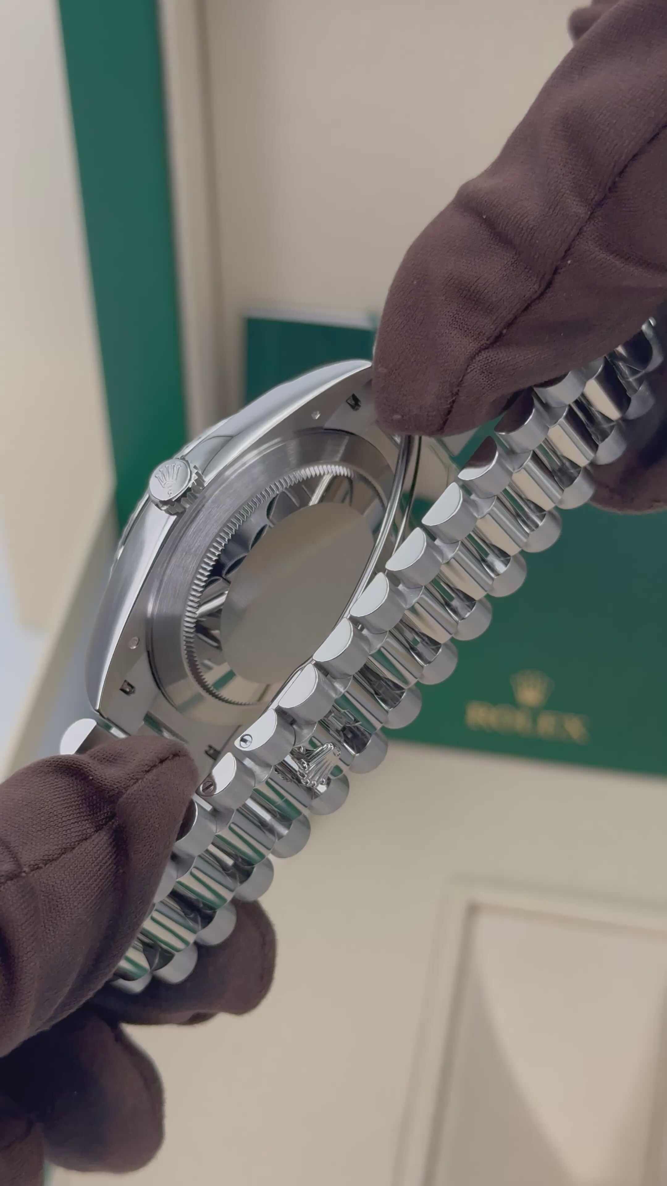 NEW 2024 ロレックス デイデイト プラチナ 40mm 228236 アイスブルーローマンダイヤルRolex