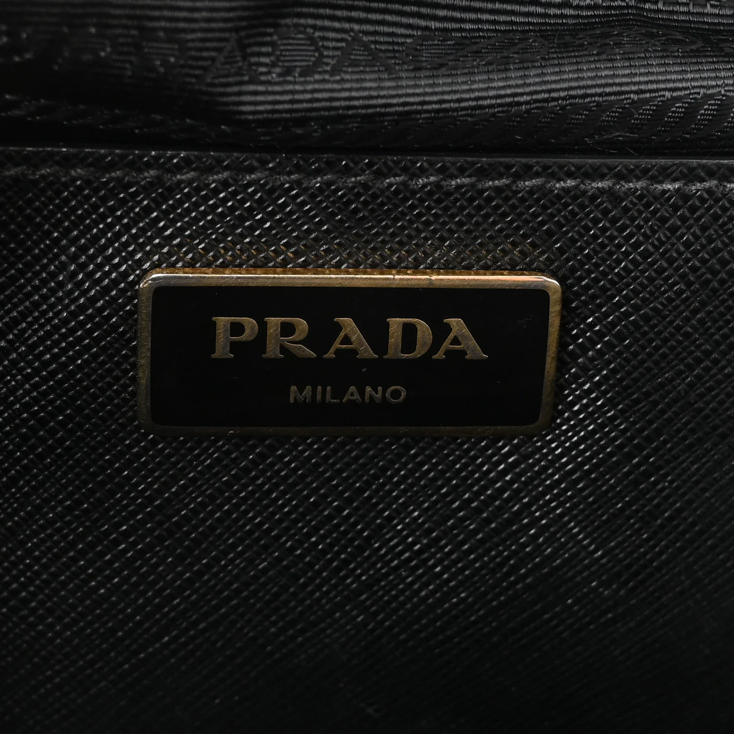 Saffiano Lux Large Galleria Double Zip Tote Black