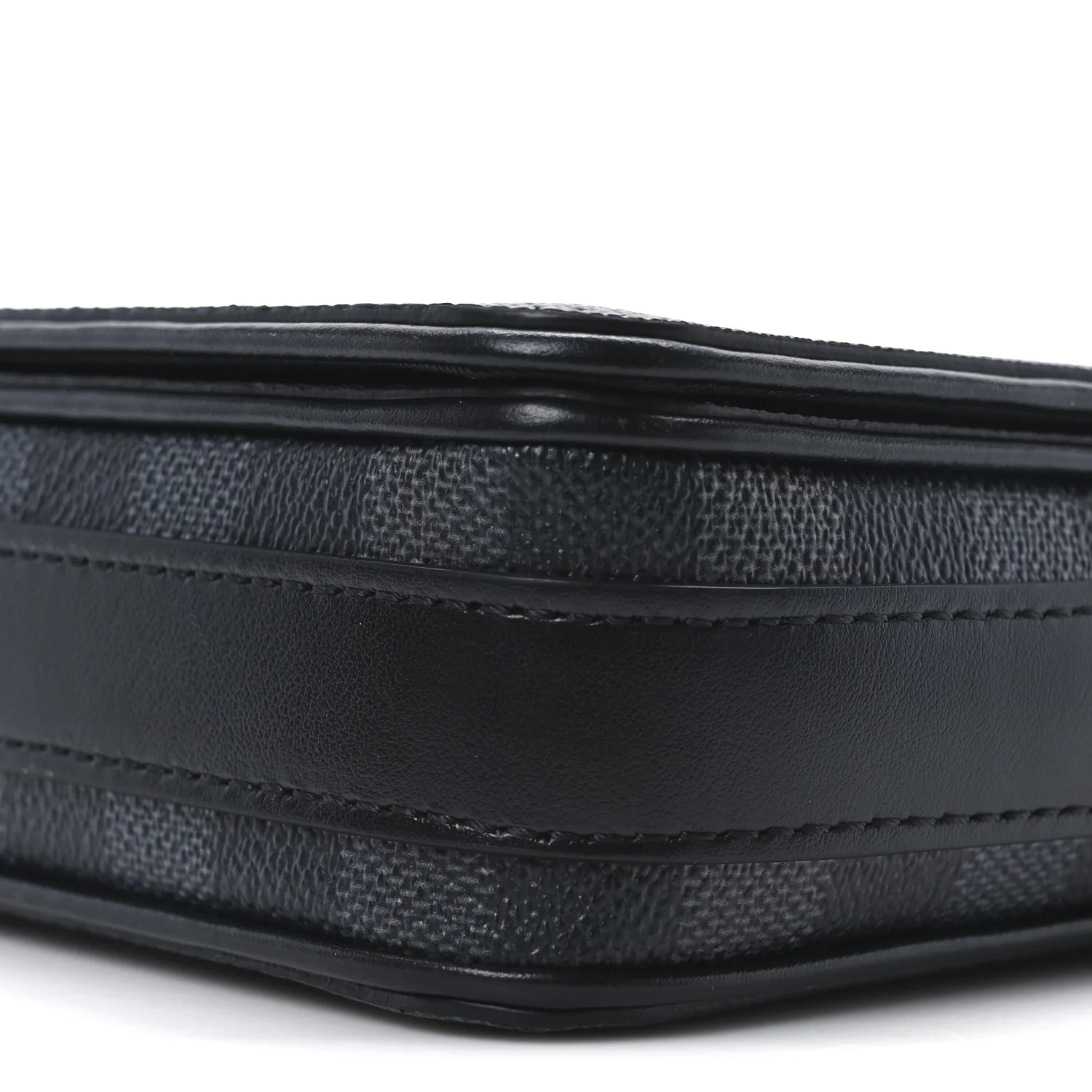 Damier Graphite 3D Studio Messenger