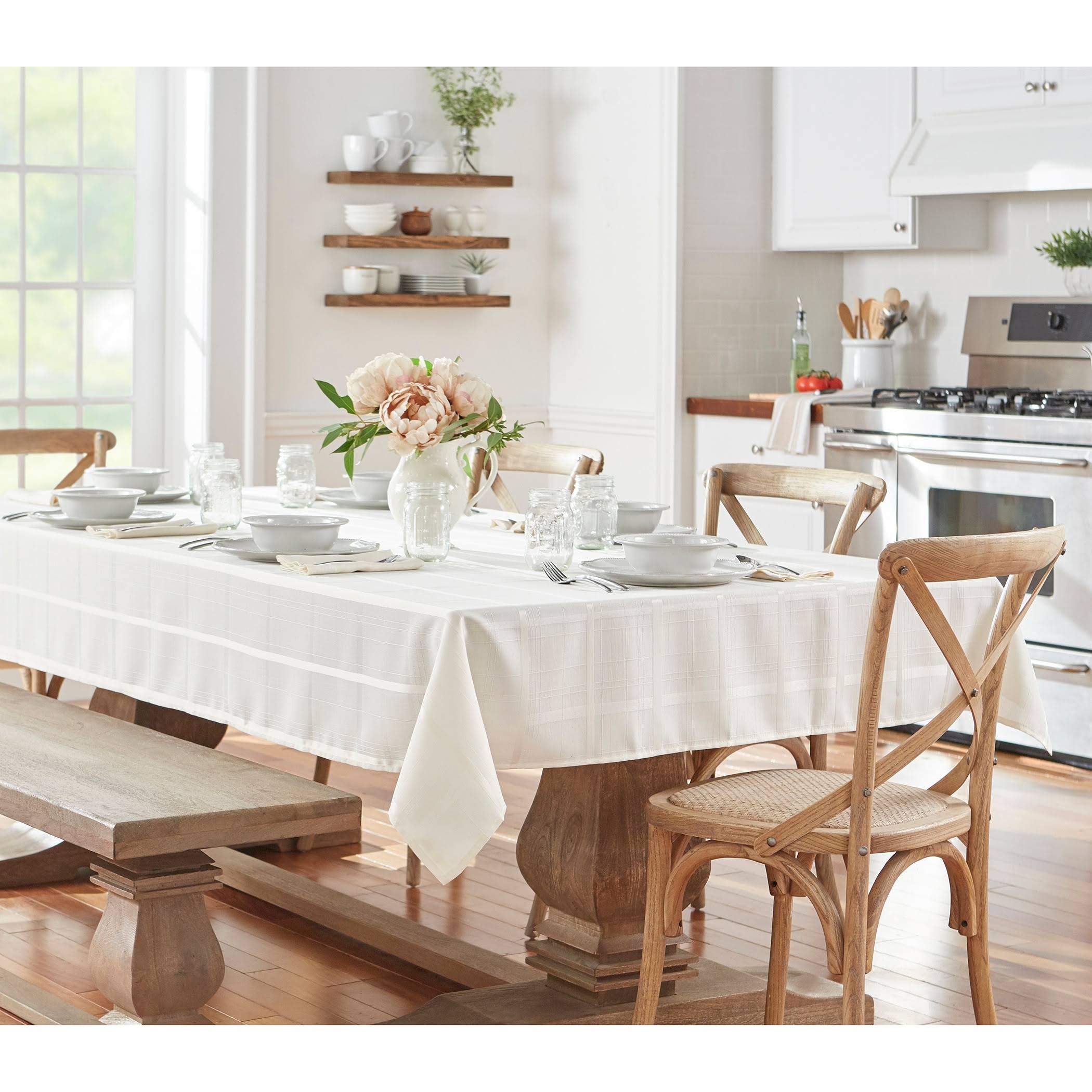 Elrene Elegance Plaid Tablecloth Beige