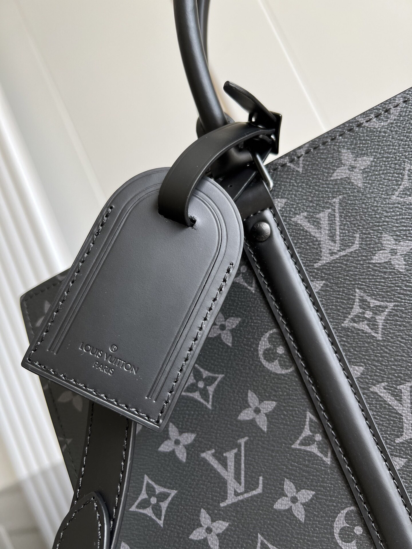 Louis Sac Plat Horizontal Zipp?? size: 39x30x7CM