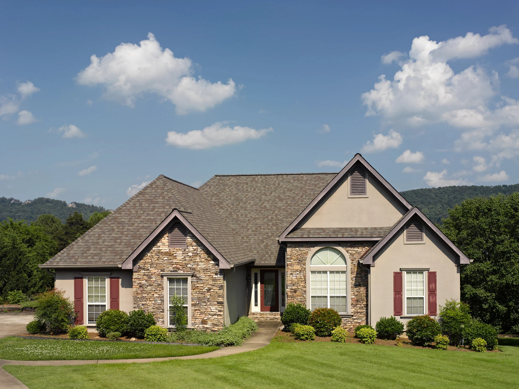 CertainTeed Landmark Resawn Shake Architectural Asphalt Shingles - Bundle (4 Bundles per Square)