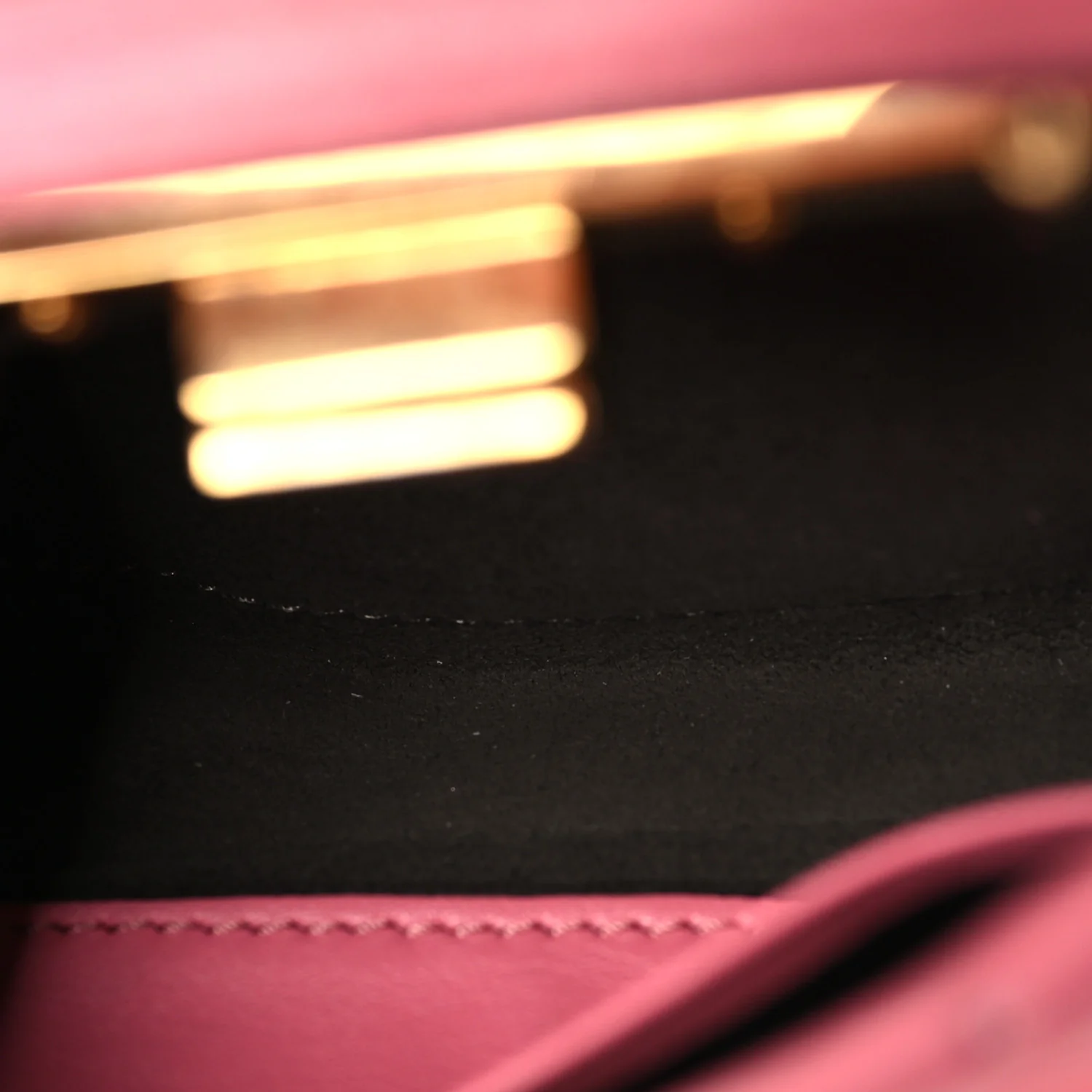 Shiny Nappa Micro Peekaboo Iconic Satchel  Rosa Fluo